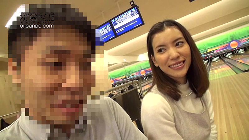 乳首だけでイっちゃうほど感度の高い美巨乳人妻と… おじさんぽ03 AVよりエロいエッチ見たくない？ 日本一綺麗な形の美巨乳を持つ美人妻と下町探索お散歩デート。おじさんに足を絡めて中出しさせる奥さんの敏感反応がヤバい！