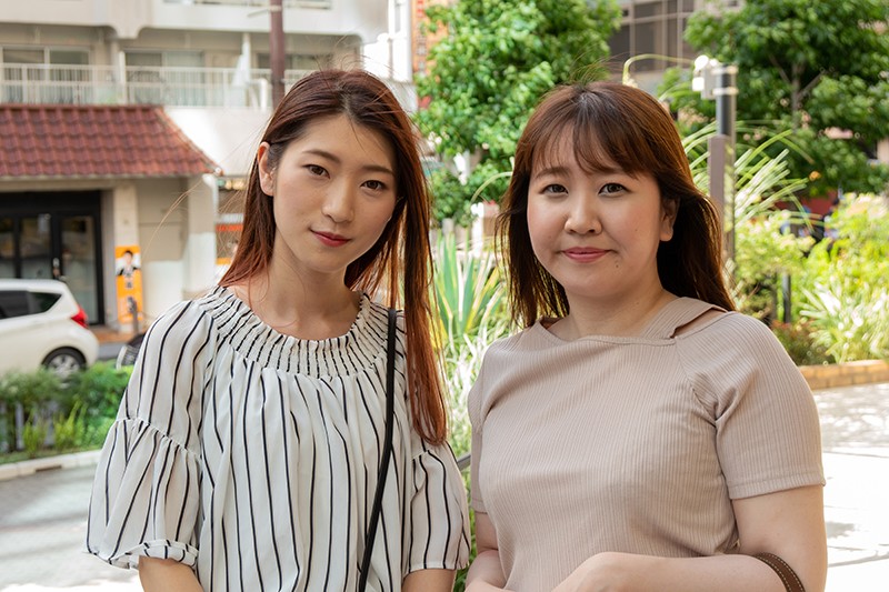 ママ友同士で不倫シェア！2人だったら罪の意識も薄れちゃう！？人妻たちと逆3Pで王様三昧 男だったら誰もが1度は経験したい ナンパ贅沢セックス3