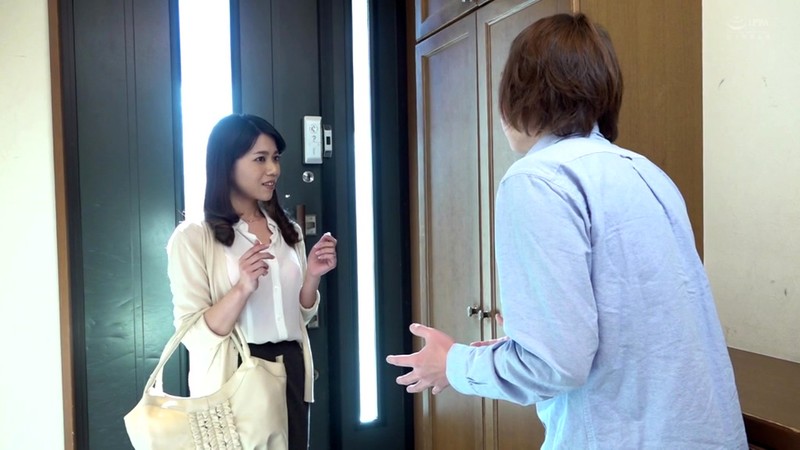 綺麗でいやらしい叔母さんがデリヘル嬢でやって来て錯乱する僕 村田梨子村田梨子