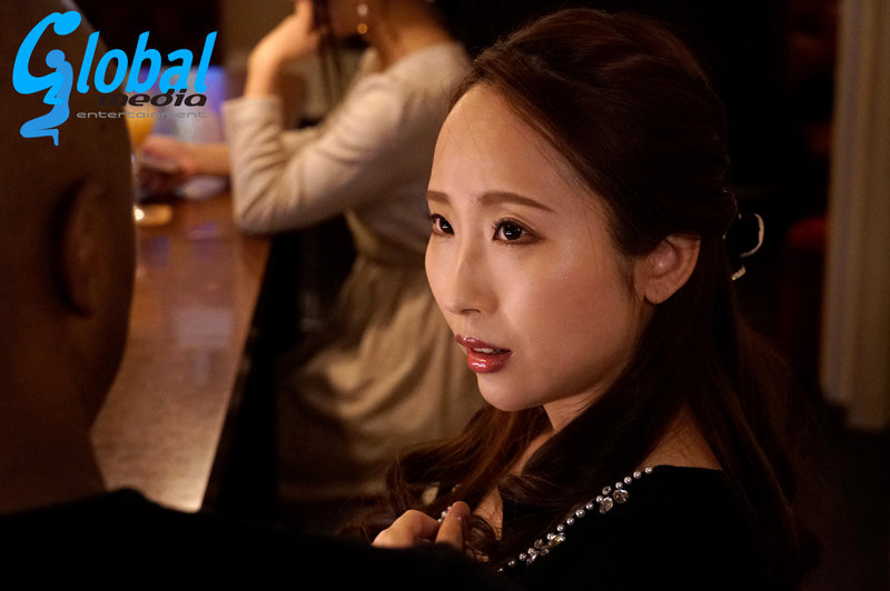 黒人巨大マラ 犯●れた日本人熟女 冴えない毎日に刺激を与えてくれた秘密のクスリ…。 激しすぎる快楽に狂乱する陵●4P輪● 美咲結衣美咲結衣