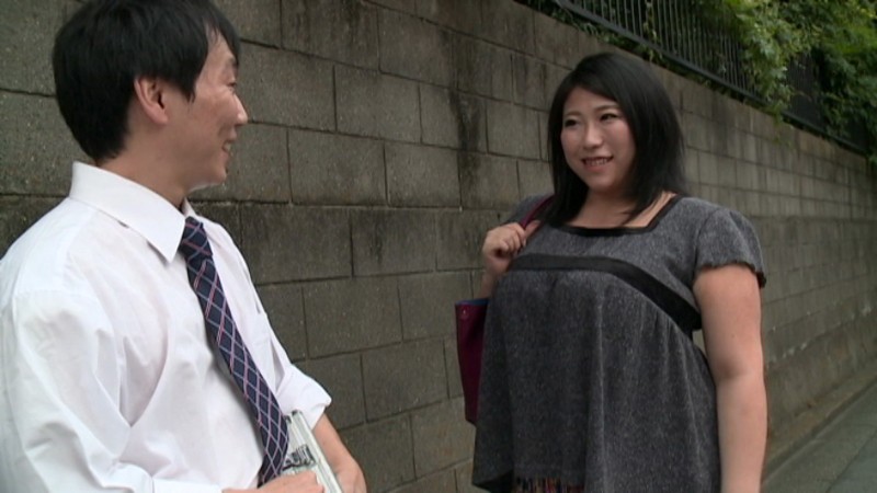 爆乳デカ尻人妻に圧迫された僕 響りん響りん