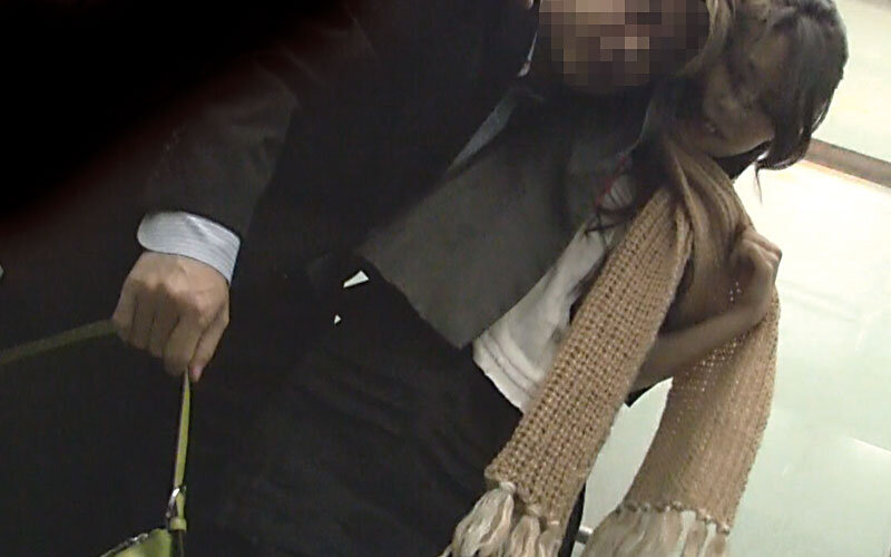 憧れていた美人OL（既婚）が終電逃してボクと相部屋に…4時間