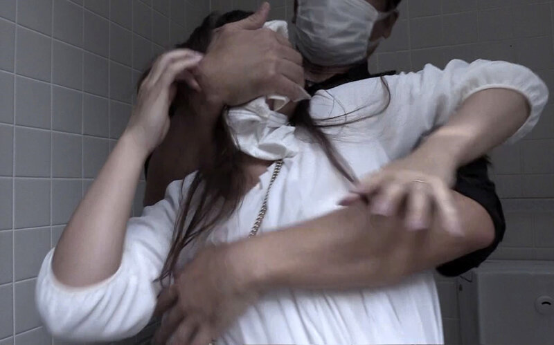 ［閲覧注意］輪●レ●プ映像 ノーカット無編集・婦女強●犯罪記録 クロロホルムとスタンガンで昏●、媚薬で絶対服従 無限ピストンで肉襞は腫れ上がり膣奥がブッ潰れるまでイカされ続け精神崩壊した熟れ若妻！ 栄川まりな栄川まりな