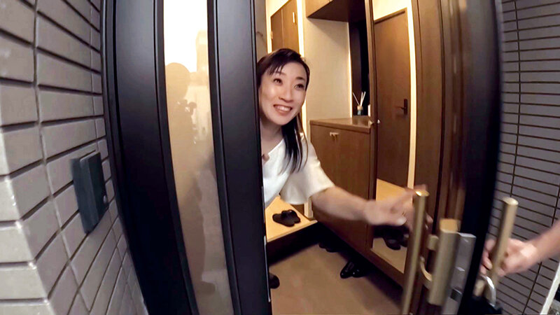 夫と子の居ぬ間に自宅訪問し奥さんをやりたい放題メチャクチャにして生中出ししまくり家中を女潮と精子まみれにして帰りました。 美原すみれ美原すみれ