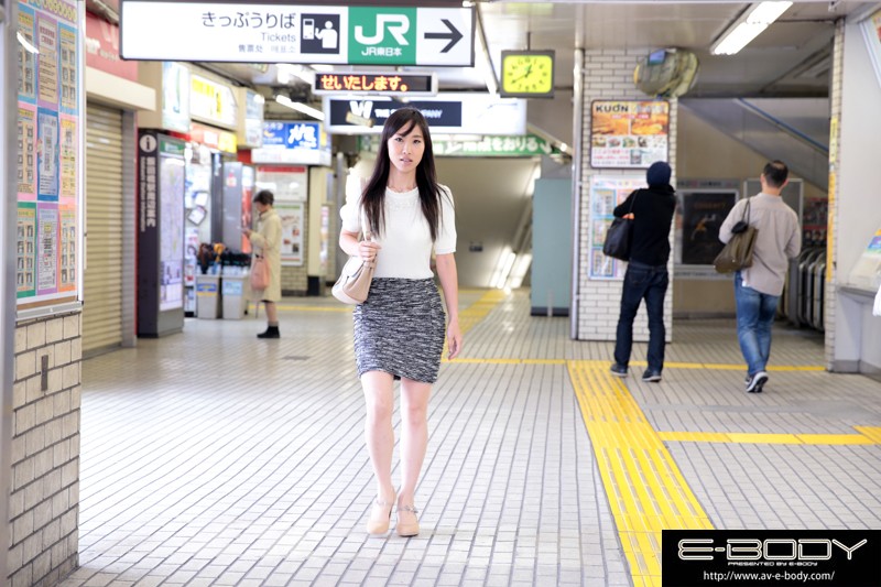 こんなに美しいワケあり 8頭身ボディ処女人妻、初めての性交。福田沙耶32歳福田沙耶