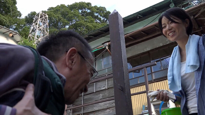 やっぱり田舎はセックスしか娯楽がないって本当だった…人里離れた長閑な田舎で見つけた柔らかな笑顔がとても素敵なおばさんのオーガニックな天然ボディに雄大な自然で鍛えあげられた腰使いと情深いセックスで激しく燃え上がった 総集編 おち○ぽ大好き田舎のおばさん24人