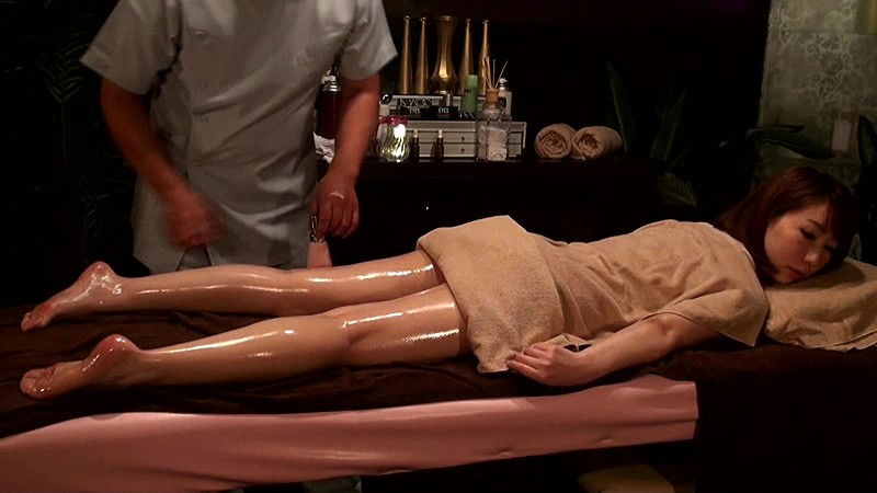 西麻布高級人妻性感オイル巨乳マッサージ VIP 22