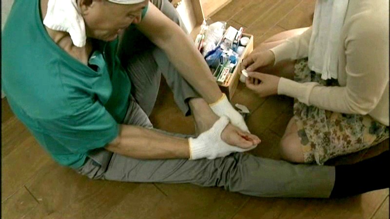 性的不満の人妻たち あ～誰かにやられたい 引越の部屋/隣りの旦那/通勤バス永井智美・根本あきこ・白瀬ゆゆ