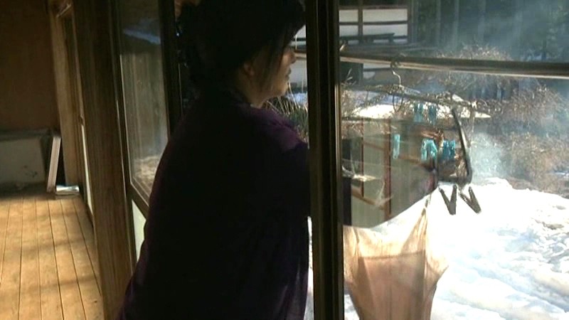 夫が死んでメスになる未亡人 寺の和尚とできた亡夫の嫁/亡夫の弟と狂う四十路母浅井舞香・沢村麻耶