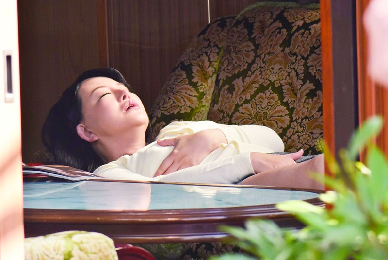 息子の友人に調教された母葉月奈穂（葉月菜穂）・浅井舞香・本真ゆり