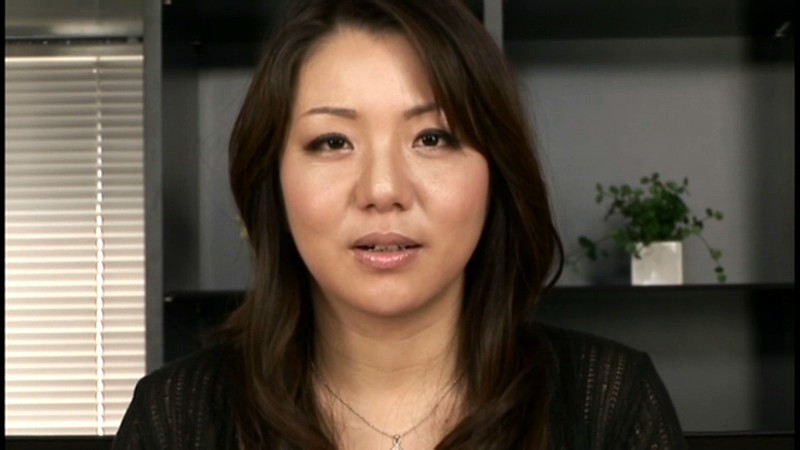 初撮り若妻さおり三十二歳 恥毛は薄めでアソコはいつもヌルヌルしています。 吉永沙織吉永沙織