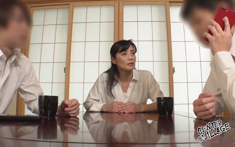 息子の友人を童貞筆おろし 平岡里枝子平岡里枝子