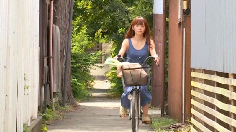 隣の老人とデキてしまった人妻 樹花凜樹花凜（七咲楓花）