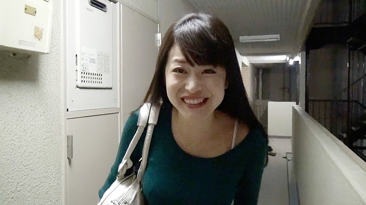 ババコス！（BBA）部下の嫁さん（大学生になる息子の母親）に真希●・マリ・イラストリ●ス ママ的コスプレさせてみた【中田氏】 小嶋えみり小嶋えみり