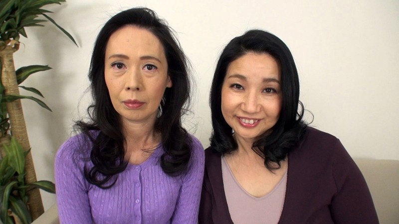 仲良し奥様出演！久しぶりに見る勃起チ○ポに興奮しちゃった欲求不満熟女たちのセンズリ鑑賞