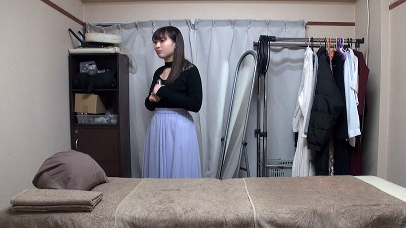 媚薬オイルマッサージ 痴●盗撮＆中出し素人娘VOL.39 超強力媚薬を配合したマッサージオイルを施術中に知らずに塗りこまれたオンナは、身体の火照りに驚き、チ○ポを欲しがる自分に戸惑い、垂れ出したマン汁に恥ずかしがりながらも生ハメ中出しまで欲してしまう！枢木あおい・来栖みく・渚ひまわり