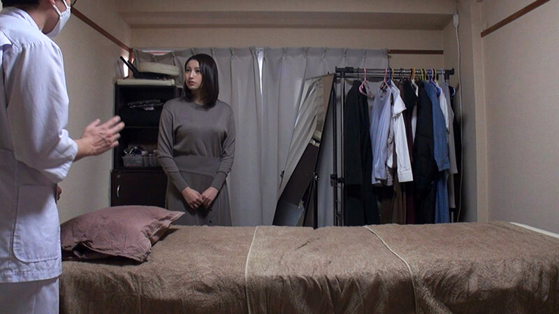 媚薬オイルマッサージ 痴●盗撮＆中出し素人娘VOL.42 超強力媚薬を配合したマッサージオイルを施術中に知らずに塗りこまれたオンナは、身体の火照りに驚き、チ○ポを欲しがる自分に戸惑い、垂れ出したマン汁に恥ずかしがりながらも生ハメ中出しまで欲してしまう！神納花・本田瞳・有坂深雪