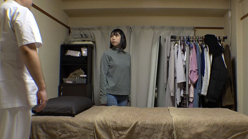 媚薬オイルマッサージ 痴●盗撮＆中出し素人娘VOL.59 超強力媚薬を配合したマッサージオイルを施術中に知らずに塗りこまれたオンナは、身体の火照りに驚き、チ〇ポを欲しがる自分に戸惑い、垂れ出したマン汁に恥ずかしがりながらも生ハメ中出しまで欲してしまう！卯水咲流・桂木春香・千石もなか