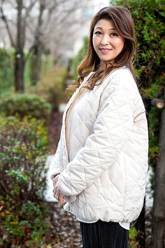 社長令嬢 色白美人奥さま48歳 旦那しか知らない温室育ちの人妻がホストにドハマり。何度も潮吹きする淫乱な身体につくりかえられ、裏切りの中出しSEX