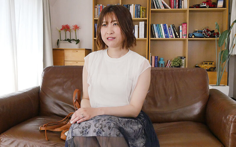 ド素人応募妻 旦那に内緒で普通のパート妻が秘めた性欲を爆発させ最後は我慢できず中出し懇願 鮎川万里香鮎川万里香