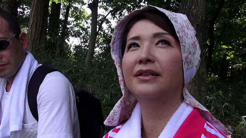 田舎暮らしで悶々とした生活から抜け出したいと刺激を求めてAVに応募して来た熟女と人生初の3人プレイで絶頂昇天イキ！