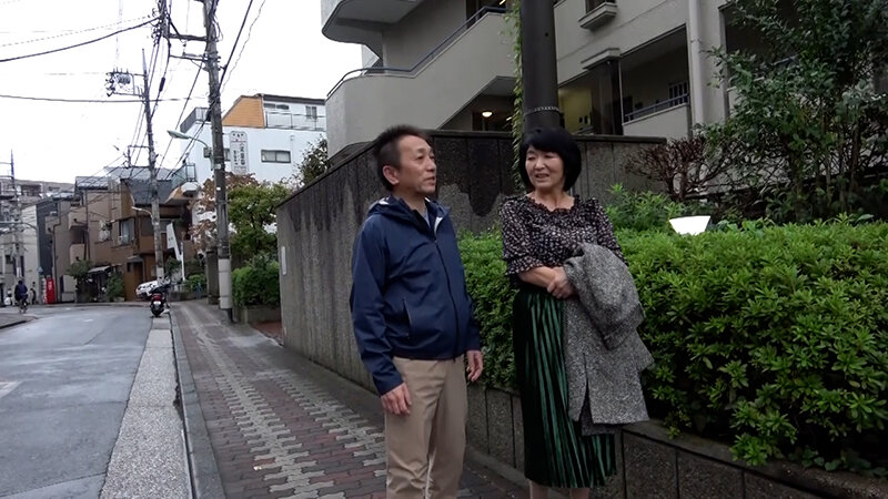 ふた組の熟年夫婦、それぞれの愛の形！スケベでお盛んな男女の淫靡な物語。