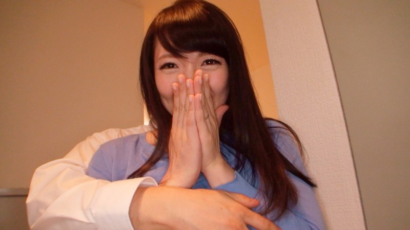 「中に出して…夫と子供には内緒」自宅で愚痴聞き屋に中出しセックスをせがむ美人人妻たち14