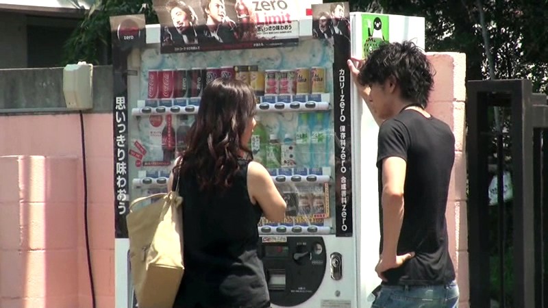 薄着のおばさんを狙え！即ハメ熟女ナンパ