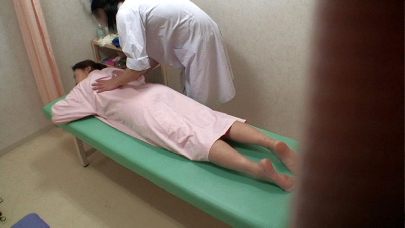 整体院で人妻に卑猥なマッサージをしたら次第に感じてきたので…180分江崎圭子・松野あおい・短野なつみ