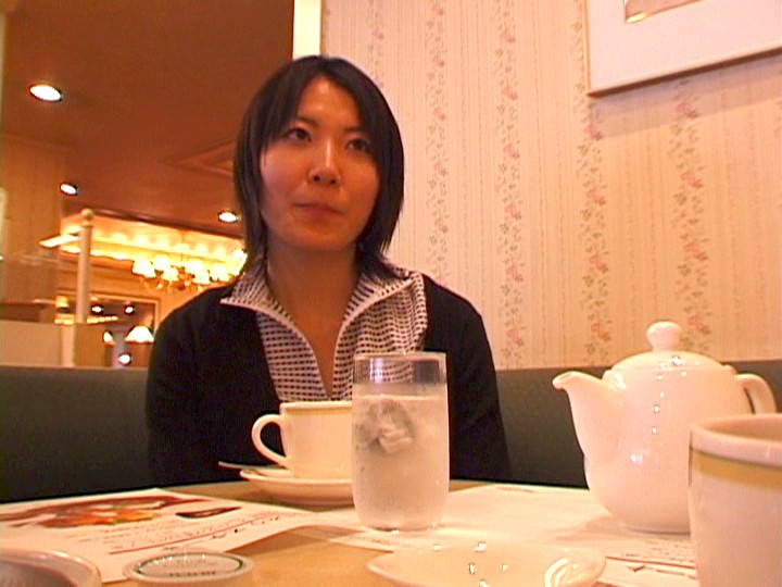 人妻聖水露出桜田さくら（松井さくら）・木下まお・春乃すもも