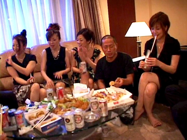 ベロ酔い奥様の本能むき出し交尾