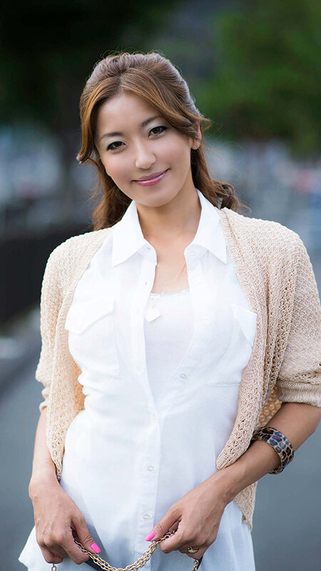 ラグジュアリーエロス 清楚で品良くセレブな熟女たち ナンパ中出し12人4時間SP14