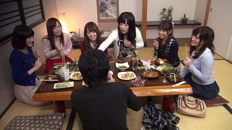 地元の同窓会で人妻になった同級生達とすごーくHな王様ゲームをしたら、憧れのあの子のおっぱいとパンティが見放題になって、さらにヤリまくり！！