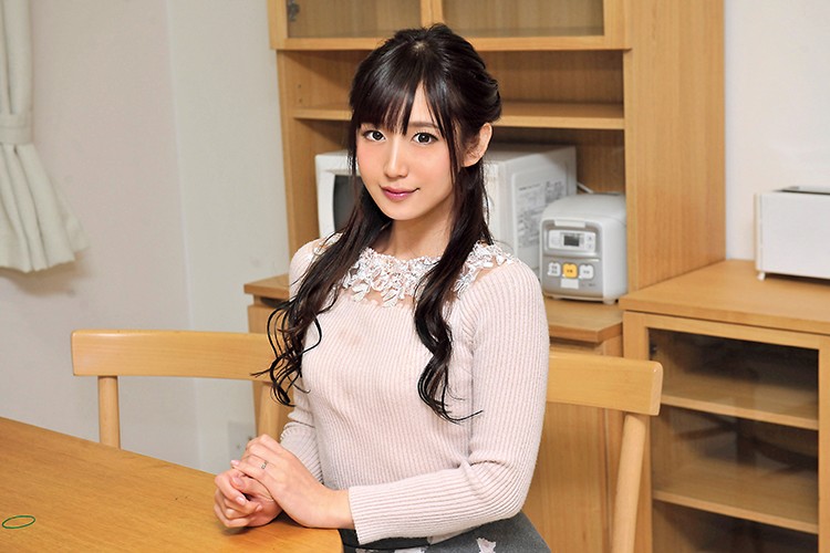 ウ○ッシュ○ット取り付け工事中に洗浄ノズルにこっそり媚薬を仕込んだら、貞淑な人妻が豹変！！トイレ内オナニー大量潮吹き！いきなり入って即ハメ生中出し盗撮！！