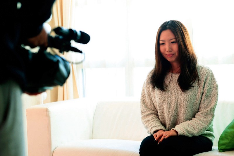 フツーの人妻がエロ過ぎる美魔女に大変身！ すみれさん