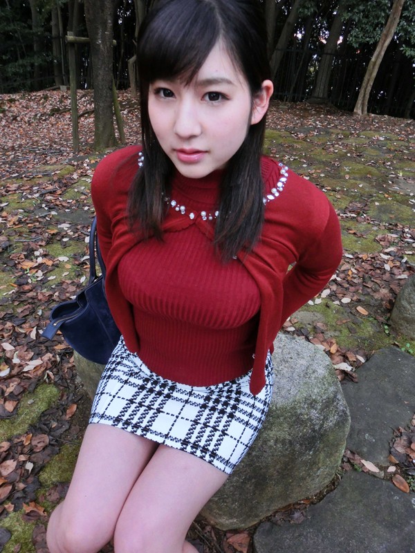 発情する巨乳妻 草薙千沙