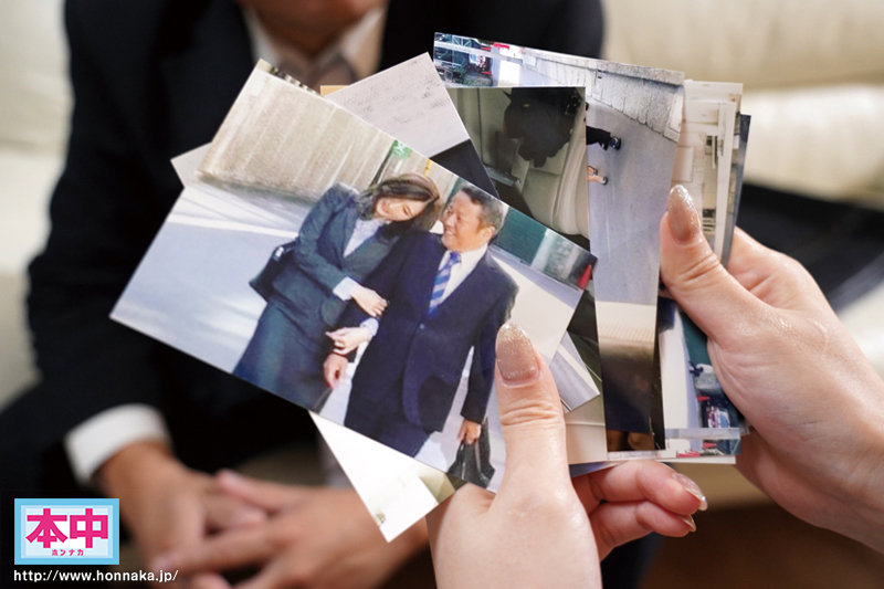 不倫命令立場逆転逆NTR 上司の奥さんにW不倫がバレて奥さんの目の前で何度もセックスをさせられたワタシは…恥じらいどころか興奮して中出しを見せつけてしまった。 JULIAJULIA