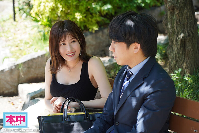 セカンド不倫 昔セフレだった同級生と再会- 綺麗な人妻になっていたので、久しぶりにSEXしたらやっぱり、体の相性抜群で何度も、何度も中出ししてしまった 藤森里穂藤森里穂