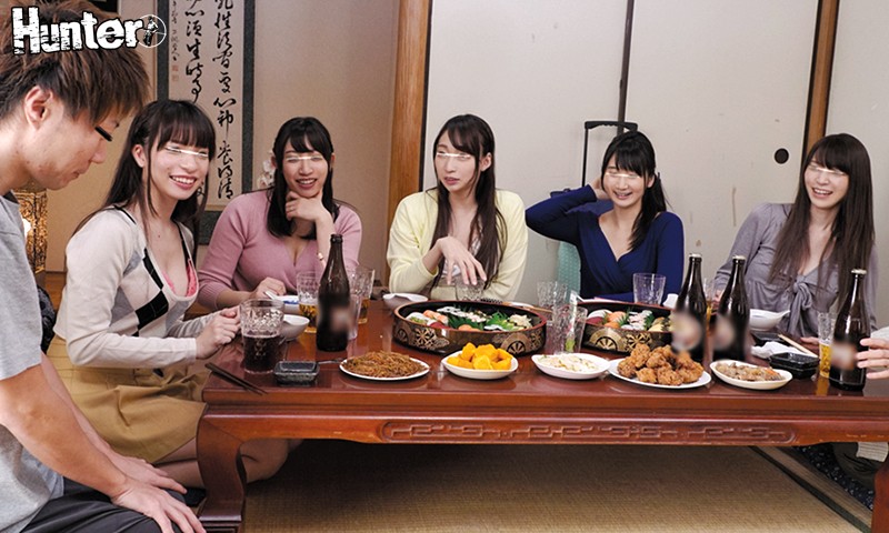 久し振りに実家に戻ってきた都会暮らしの叔母たちがセクシーすぎてヤバい！3 胸の谷間やパンチラ程度でいとも簡単に勃起するボクを子供扱いするのかと思いきや、元気すぎる下半身に興味津々の叔母たち！勃起に気づくと代わる代わるボクのチ○ポを試しハメしてくるんです。