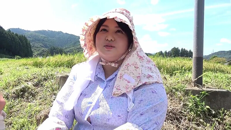 寄居で稲を刈る 稲作農家の豊満嫁 三浦早苗三浦早苗