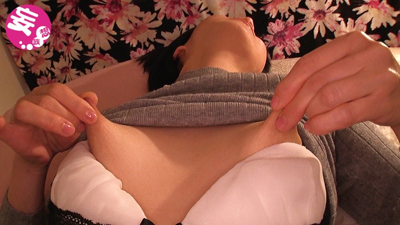 超ねっとり舐める人妻レズ 濃厚接吻 黒乳首 膣 アナル 脚 新尾きり子 芝山奈穂芝山奈穂・新尾きり子