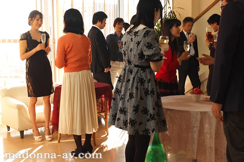 久しぶりに参加した同窓会の夜、女子アナになっていた教え子と、朝番組が始まるギリギリまで何度も中出しSEXに溺れて…。 流田みな実流田みな実