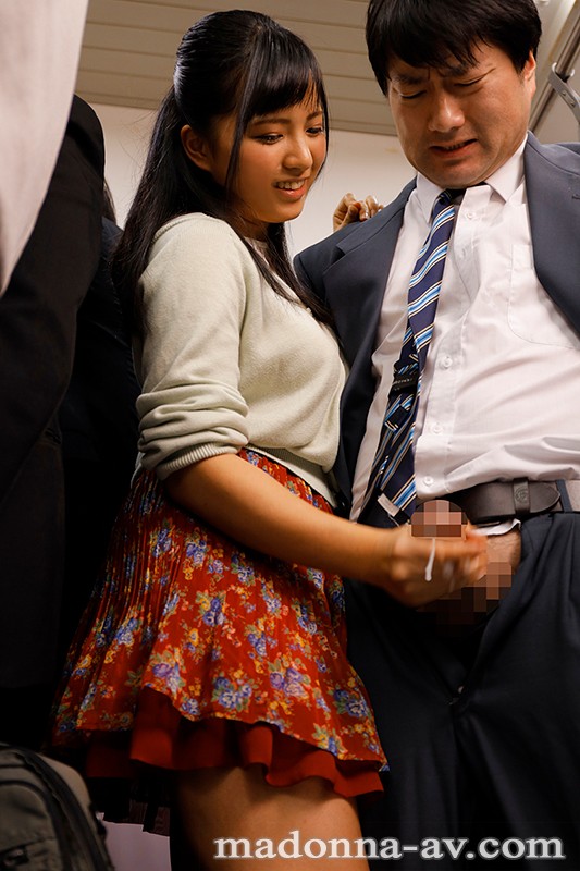 通勤中、取引先の女性社員に逆痴●で何度もイカされ続ける僕 根尾あかり根尾あかり