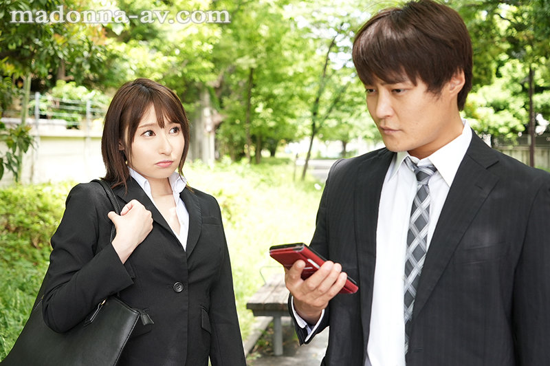 出張先のビジネスホテルでずっと憧れていた女上司とまさかまさかの相部屋宿泊 岸えま岸えま