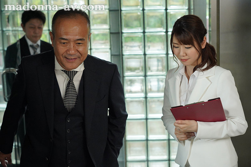 人妻秘書、汗と接吻に満ちた社長室中出し性交 『逸材。』超・大型新人《秘書》シリーズに登場―。 安みなみ安みなみ