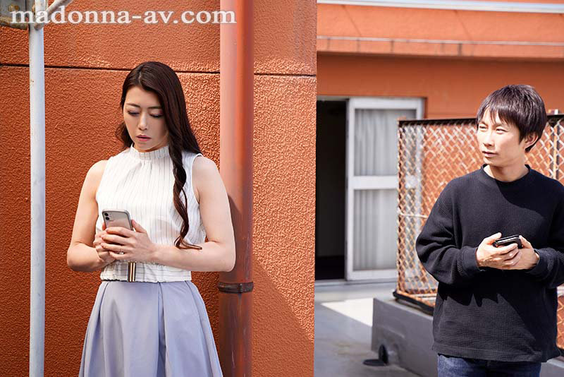 息子の友人ともう5年間、セフレ関係を続けています―。 年下の子と不埒な火遊び…中出し情事に溺れる私。 北条麻妃北条麻妃