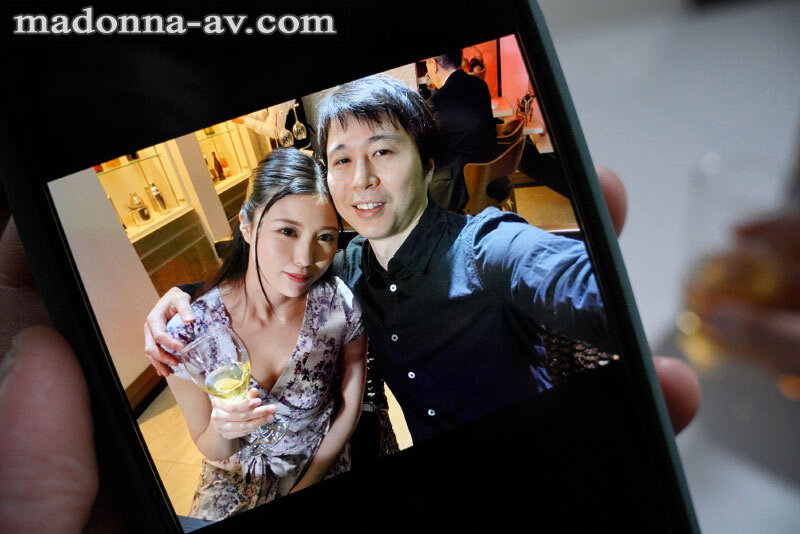 大型専属『初』本格NTR作品―。 「お前の奥さんに恋人のフリをして欲しいんだ…。」親友に懇願されて最愛の妻を貸し出した僕の最悪な結末…。 高坂ニナ高坂ニナ