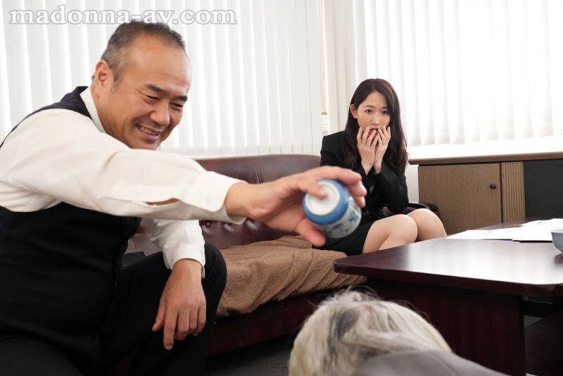 取引先の傲慢社長に中出しされ続けた出張接待。 専属美女、イイ女のスーツ『美』―。 水戸かな水戸かな