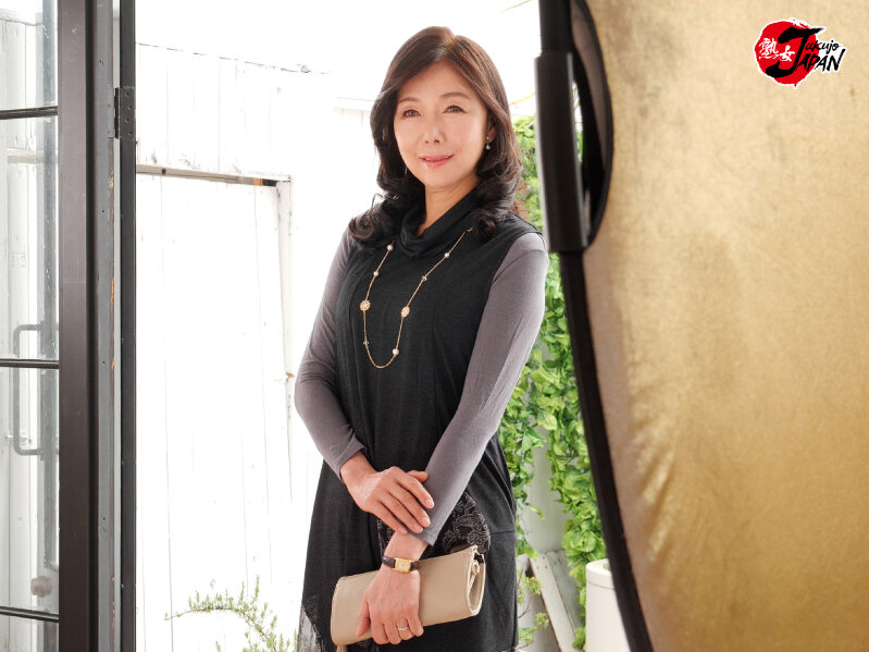 極上！！六十路奥さま初脱ぎAVドキュメント 上杉美加上杉美加