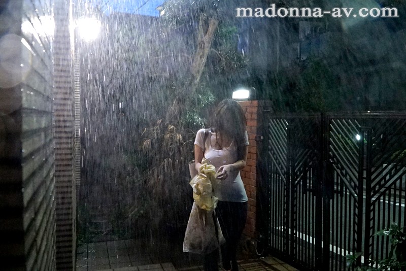 暴風雨 兄貴の嫁と二人だけの夜 篠田あゆみ篠田あゆみ